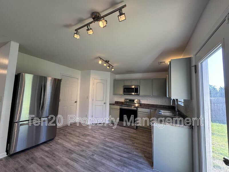 Phenix City House: 318 Irish Lane