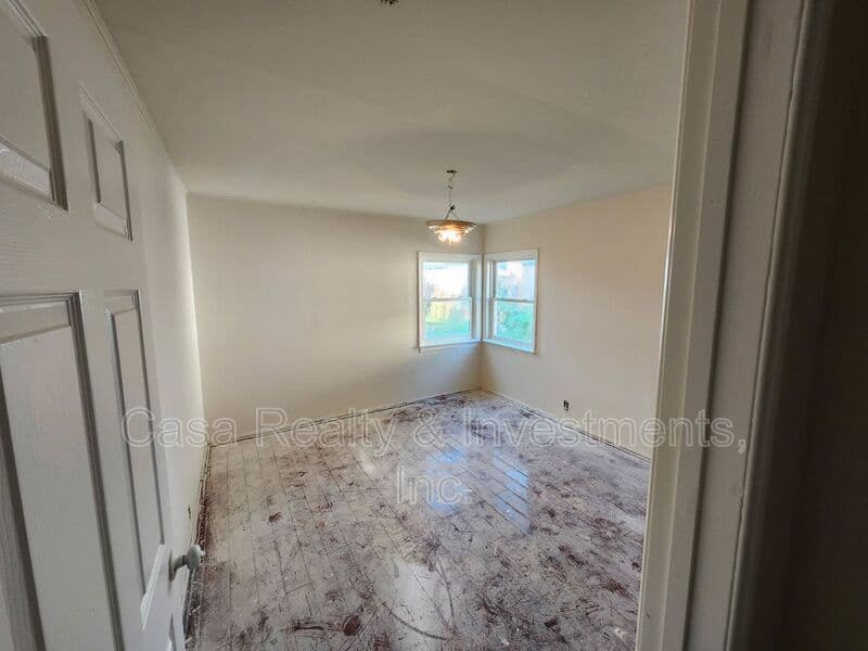 Compton House: 2123 E Piru Street