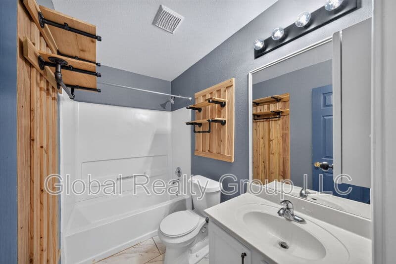 San Antonio House: 7411 Tamburo Trail