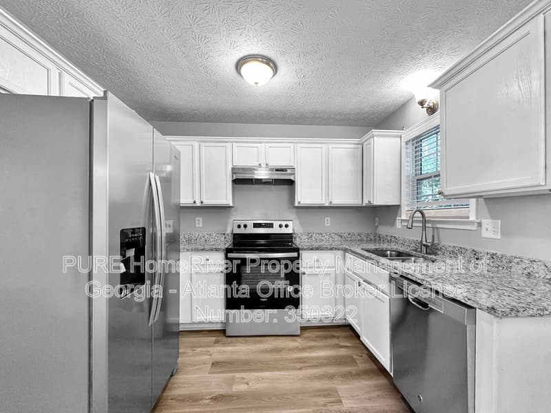 Fayetteville House: 130 Hibiscus Trl