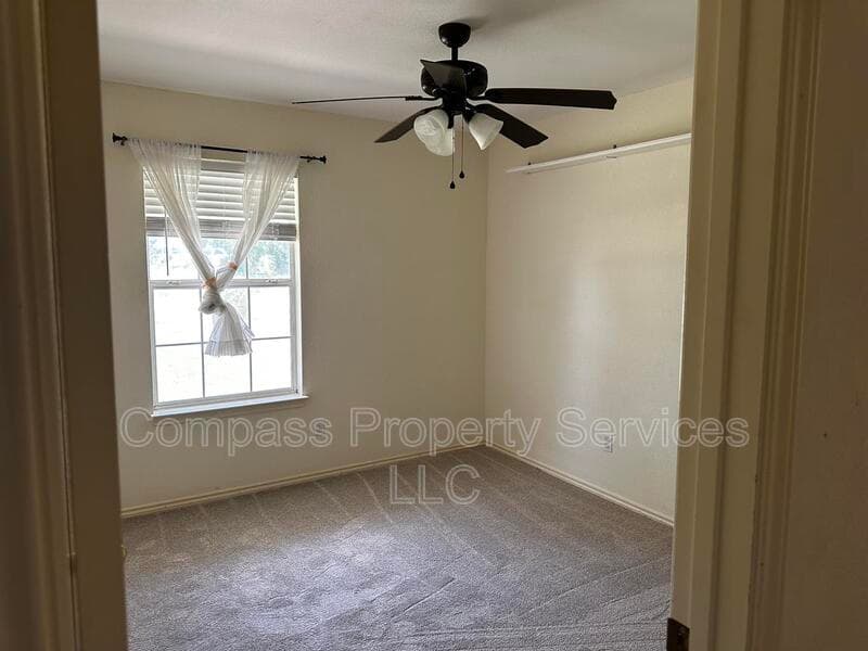 Lorena House: 289 Nally St