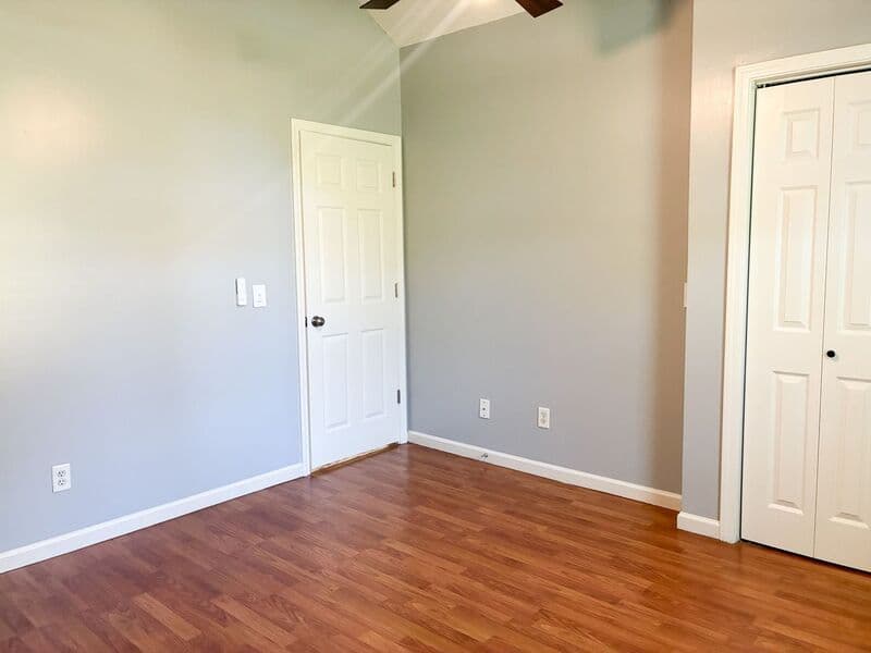 Rincon House: 105 E 9th St