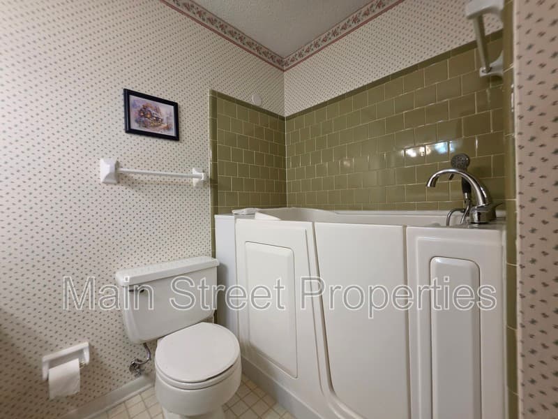 Pensacola House: 5505 Fairview Drive