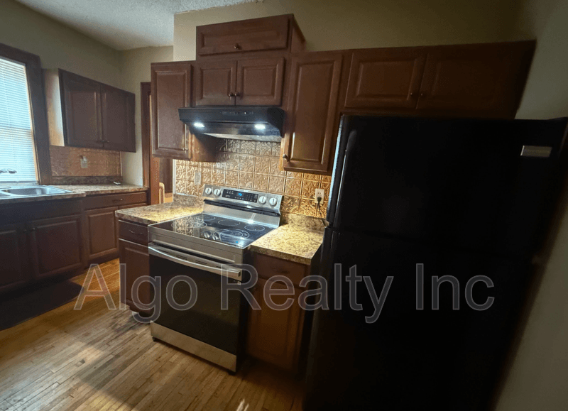 Minneapolis Condo: 2646 Dupont Avenue North - 1