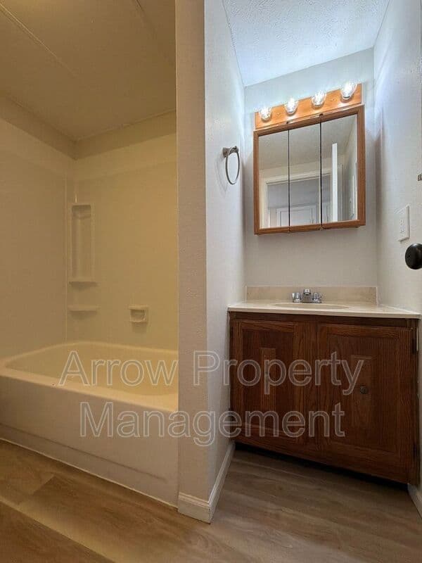 Lincoln Condo: 922 A Street