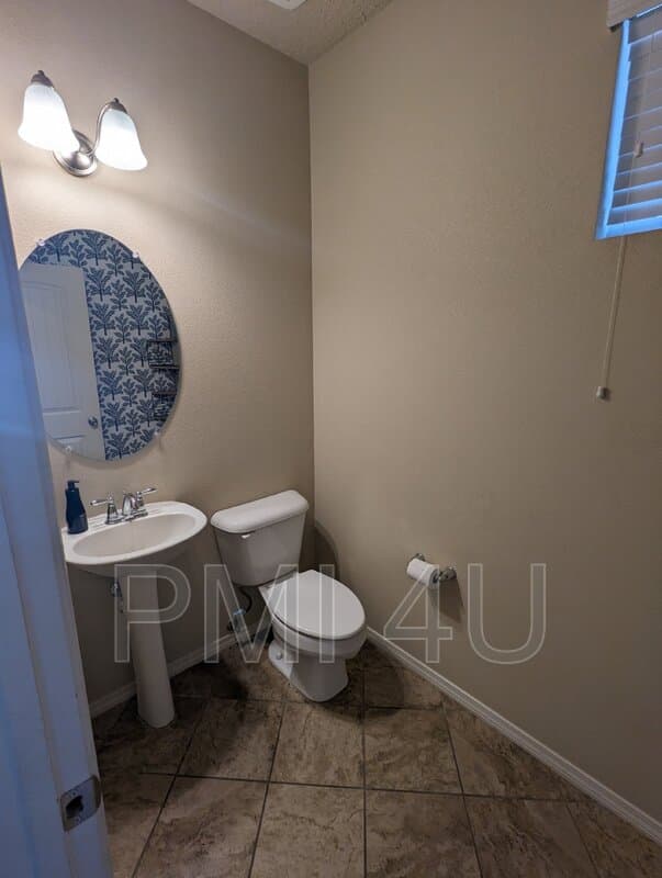 Albuquerque House: 2035 Ferndale DR SE