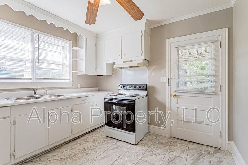 Greenville House: 14 Melvin Drive