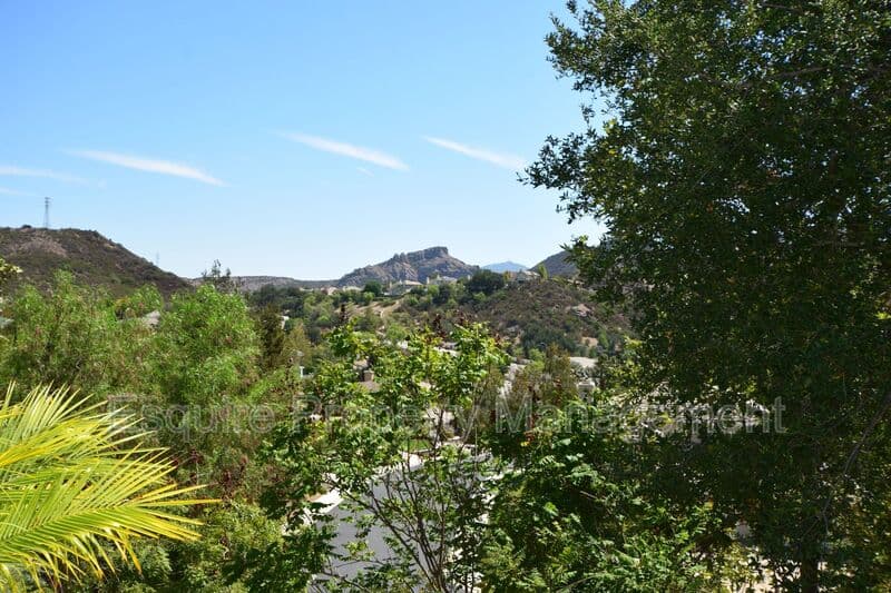 LAKE SHERWOOD House: 1674 BUSHGROVE CT