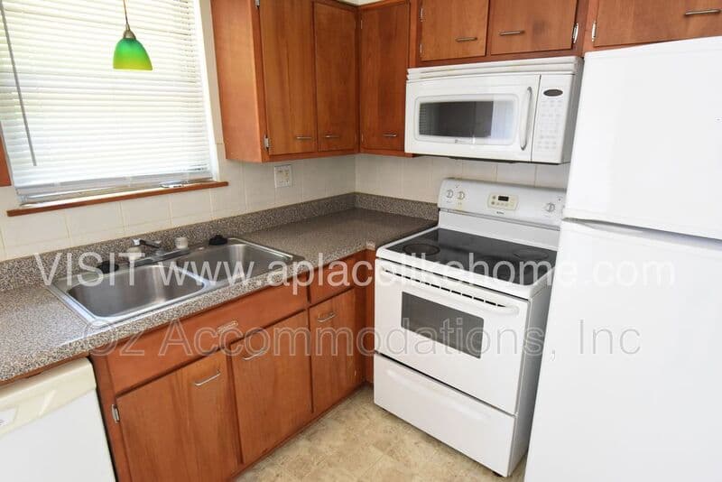 Kansas City Townhome: 5313 NE Barnes Ave