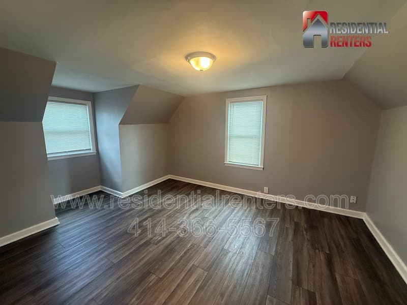 Butler House: 4585 N 127th Street