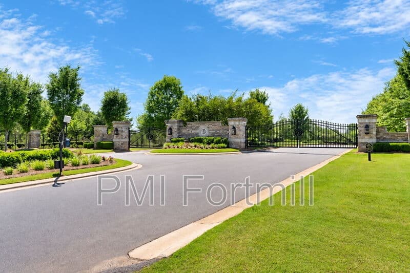 Fort Mill House: 3138 Montreaux Valley Dr