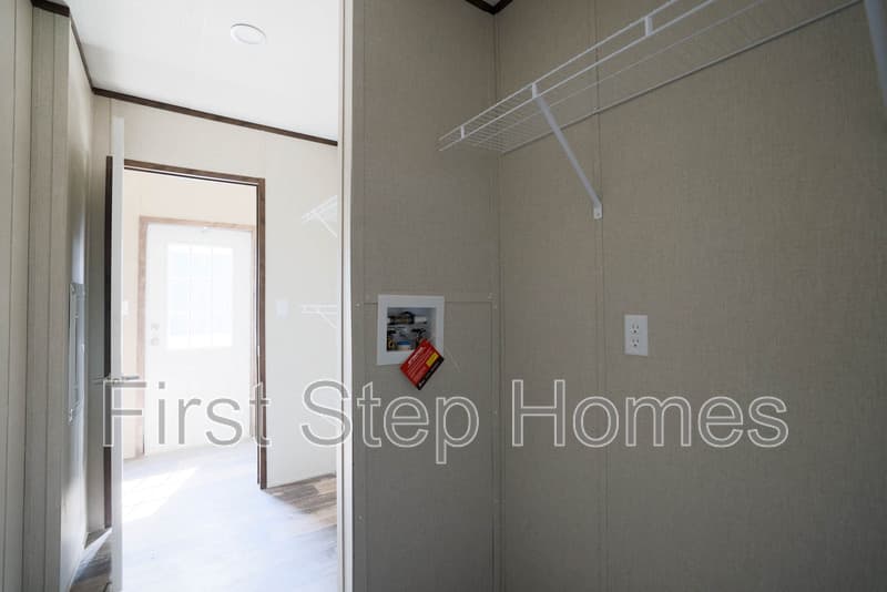 Oak Point House: 222 Islero Drive