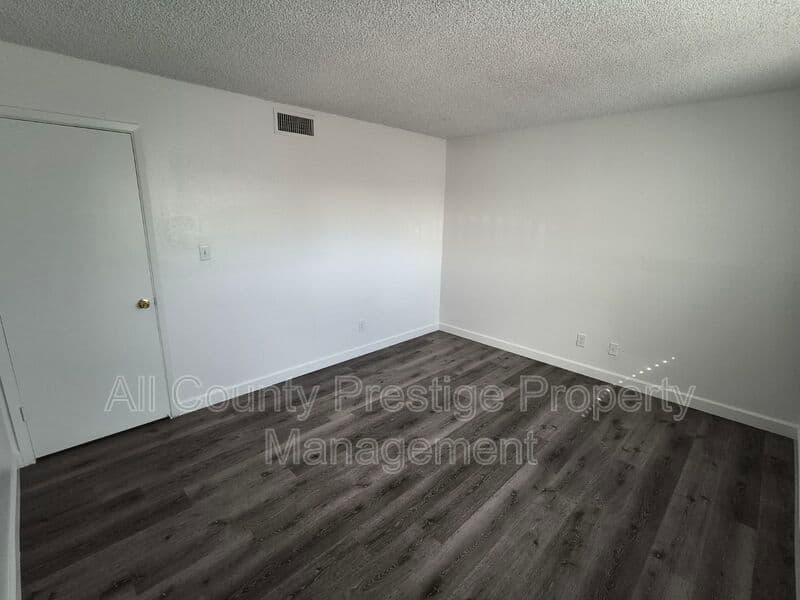 Tempe Apartment: 905 S Dorsey Lane