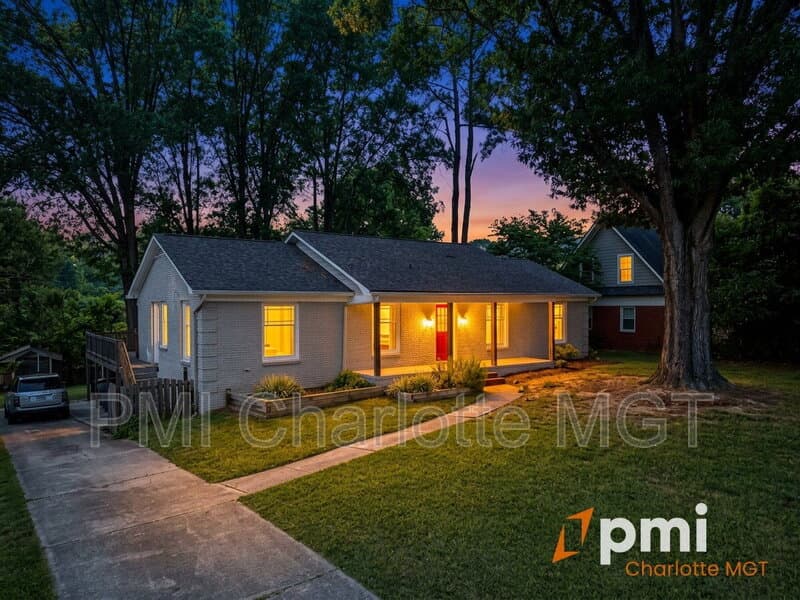 Charlotte House: 1140 Bevis Dr