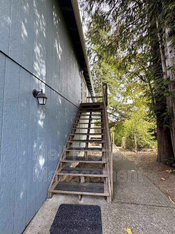 Shelton Condo: 1836 Summit Dr