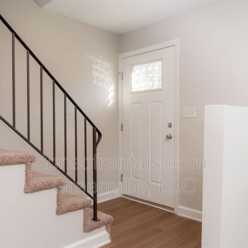 Greer Townhome: 111 Becky Don Drive 15