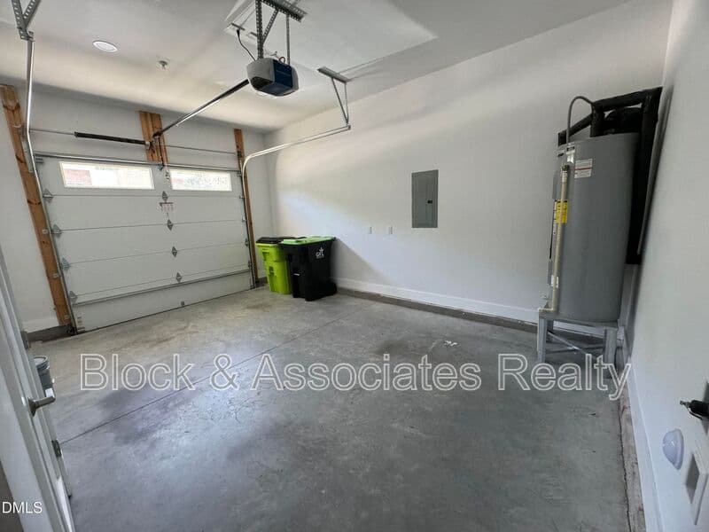 Durham House: 4016 Southpoint Landing