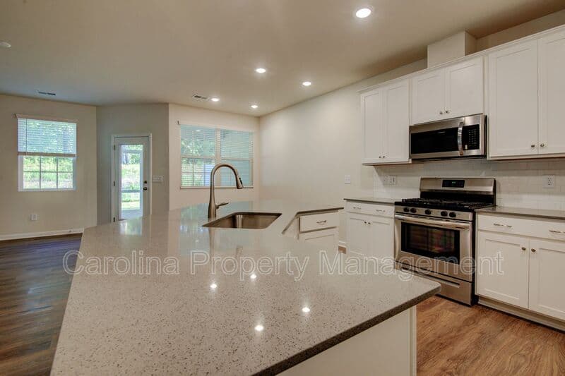 Charlotte House: 14061 Castle Nook Dr
