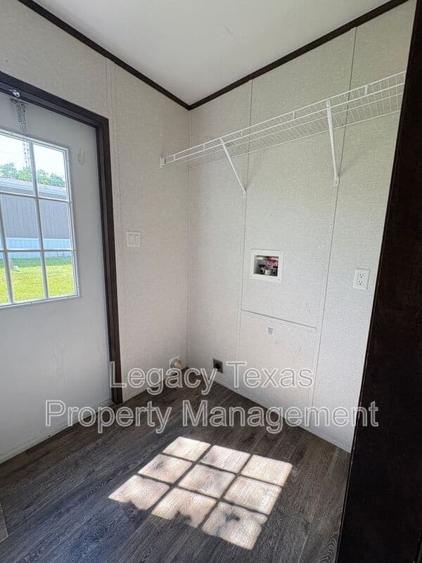Cleburne Condo: 800 N Old Betsy