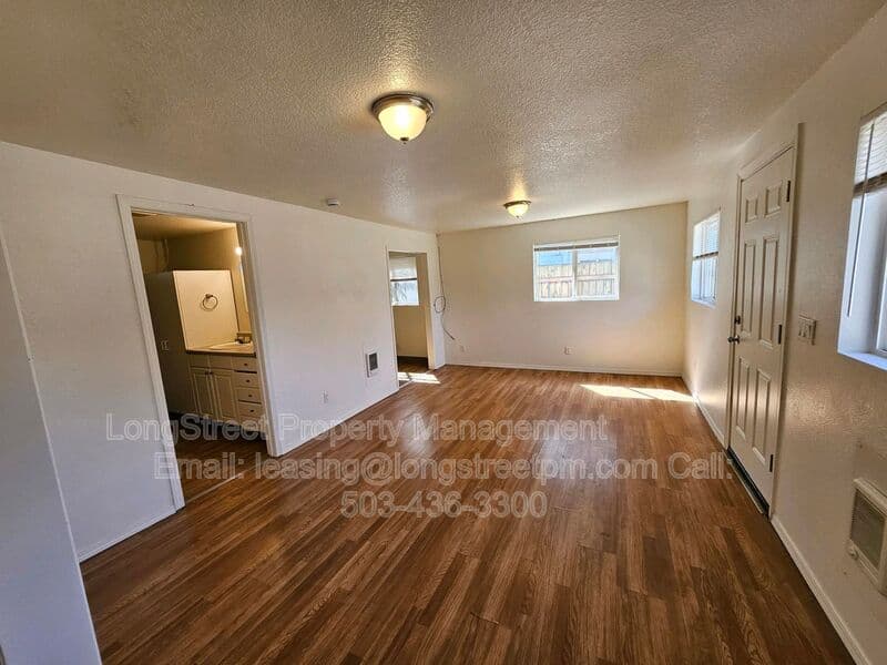 Portland Condo: 4553 NE 105th Ave