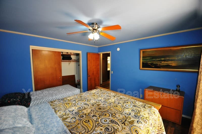 Groveland House: 20415 Pine Mountain Drive