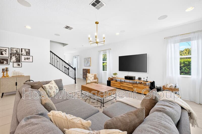 Orlando House: 8205 Bayliss Ct