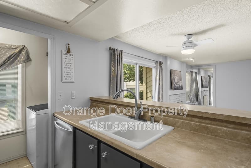 Kent Condo: 23601 112th Avenue SoutheastA102