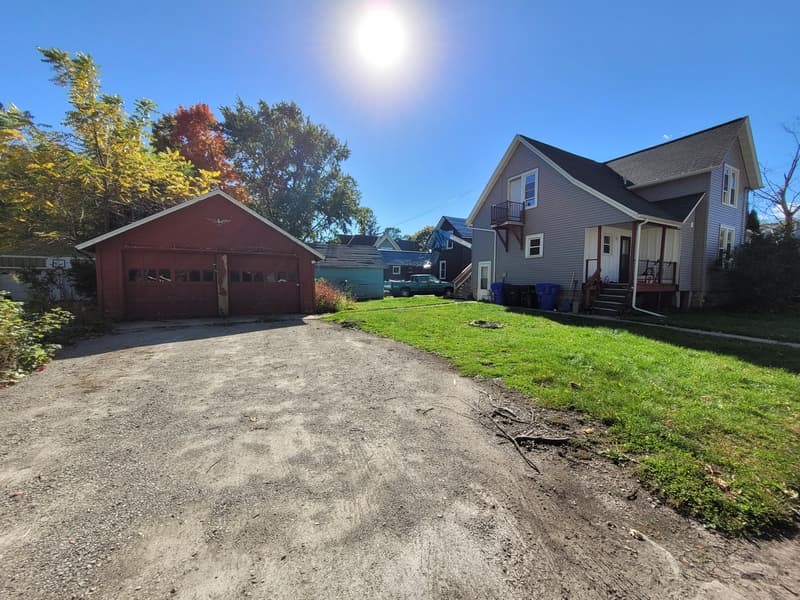 Appleton Condo: 207 E. Commercial St.