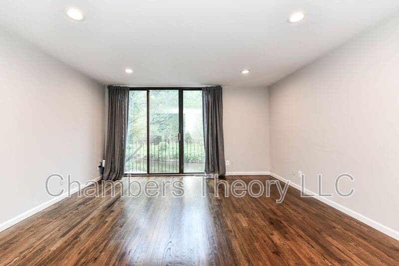 Reston House: 11475 Washington Plz W
