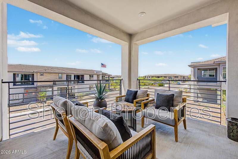 Phoenix Townhome: 2121 W Sonoran Desert Dr, Unit 124