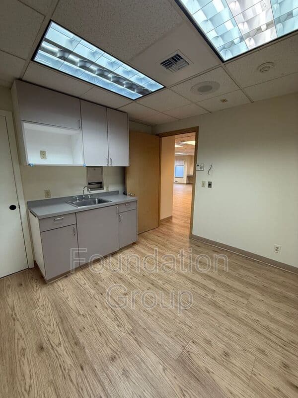 Seattle House: 9400 Roosevelt Way NE