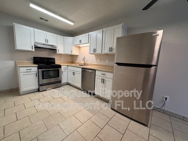 Pensacola Townhome: 6332 W Fairfield Dr