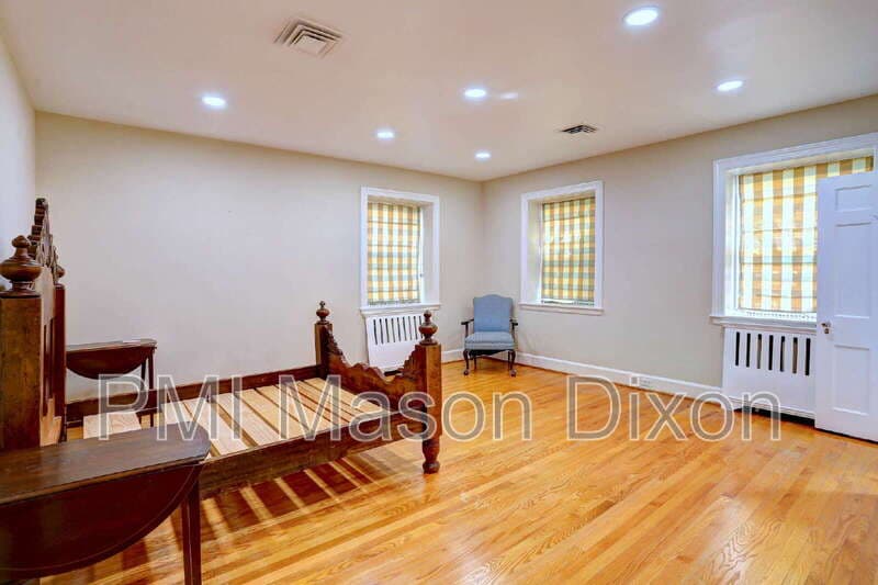 Baltimore House: 5304 Springlake Way