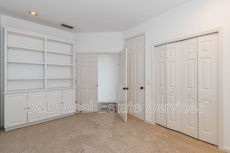 Lakeland Condo: 447 Enclave Place