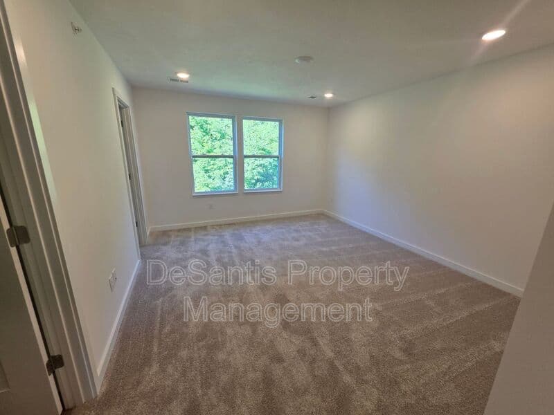 Imperial Townhome: 1806 Canterbury Drive