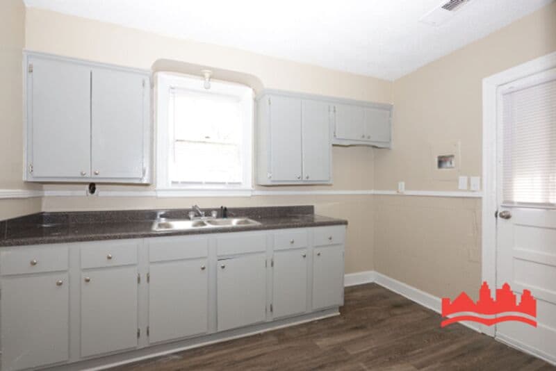 Memphis House: 1346 Mcmillan St