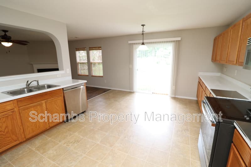 Durham House: 5 Bellmore Ct