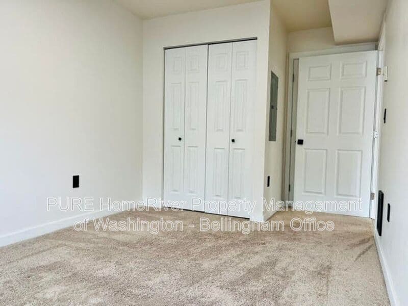 Bellingham Apartment: 4370-4380 Tull Road
