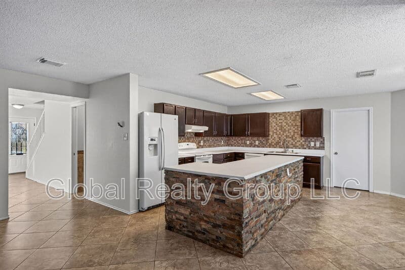 Converse House: 7702 Fairton Pl
