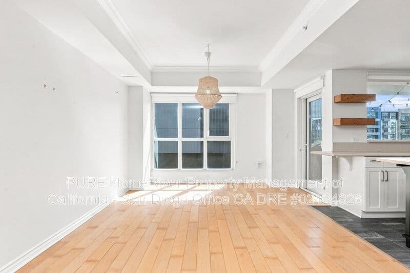 San Diego House: 875 G St
