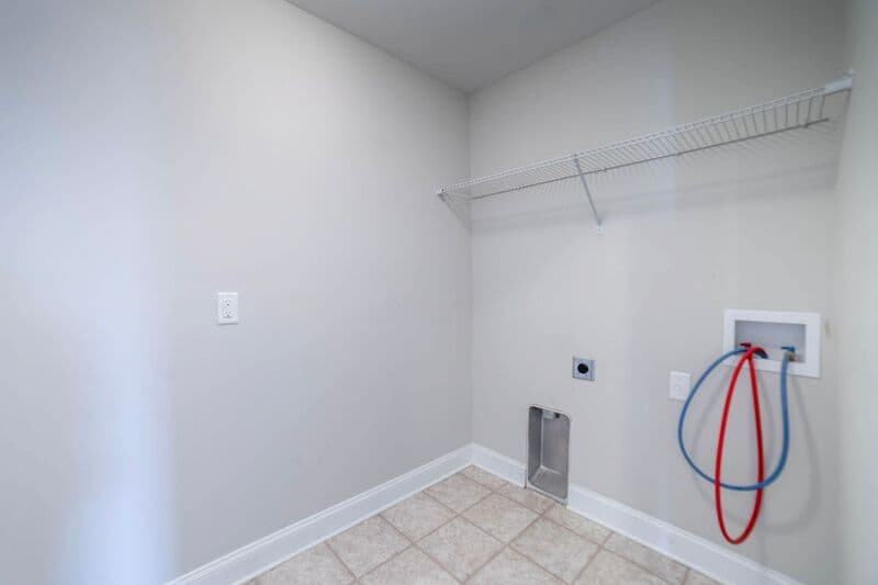 Savannah House: 126 Endicott Dr