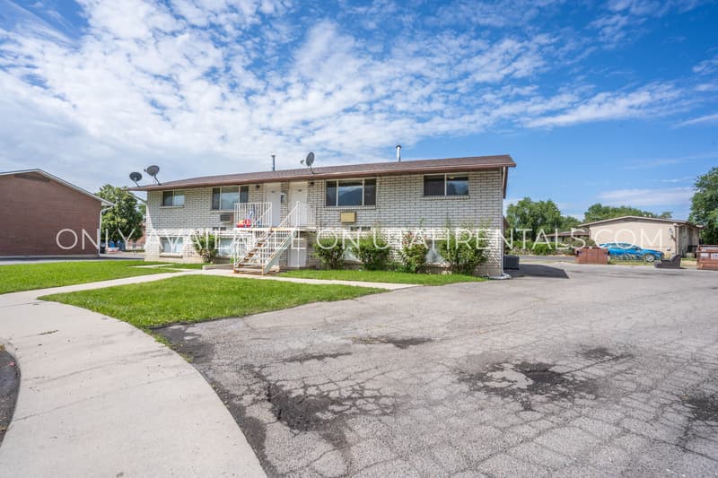 Orem Condo: 1052 S Virginia Cir