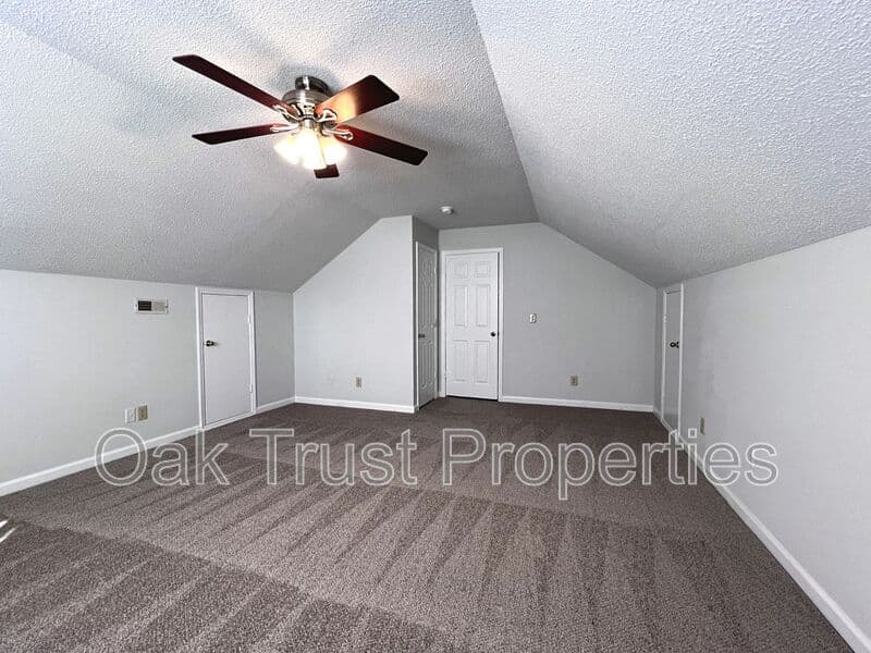 North Charleston House: 6649 Bent Creek Drive