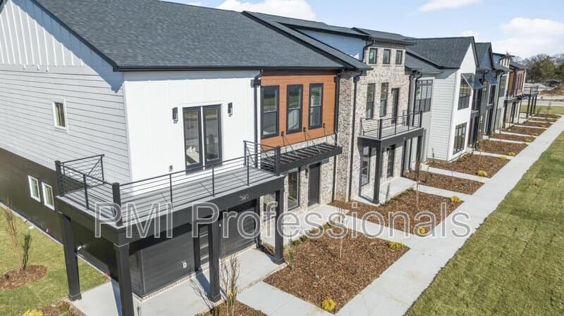 Murfreesboro Townhome: 2124 Gracie Bug Loop