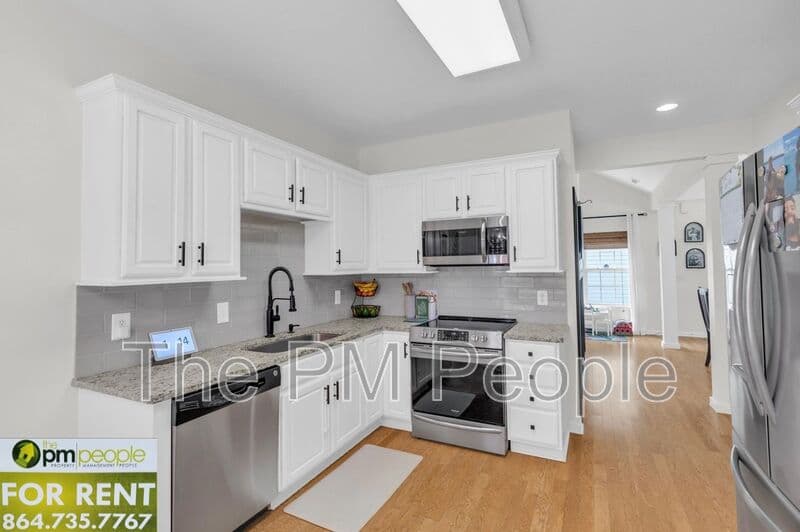Simpsonville House: 39 Pfeiffer Ct.