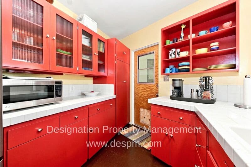 Altadena House: 4395 El Prieto