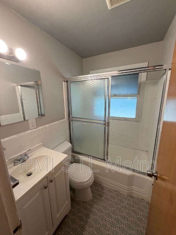 St. Louis House: 9319 Clarion Dr