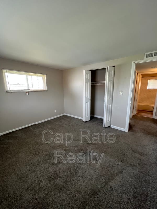 Columbus House: 3632 Cushing Dr
