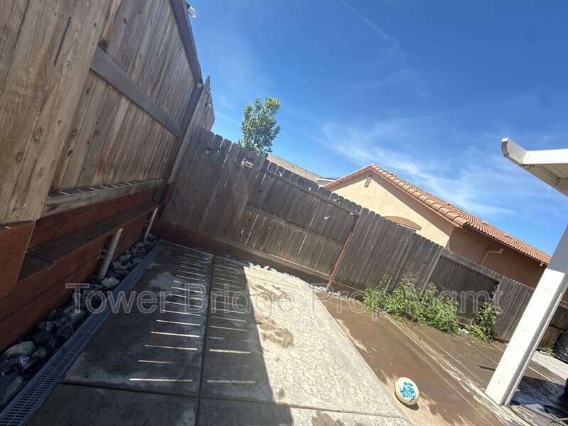 Rancho Cordova House: 12722 Montbrook Way