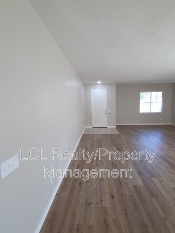 Eastvale House: 6563 Peridot Ct